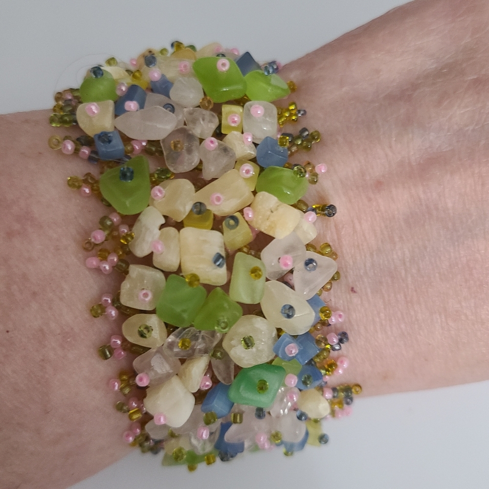 Vtg Artisan Gemstone Beaded Bracelet Adjustable Pastels Spring Stretchy